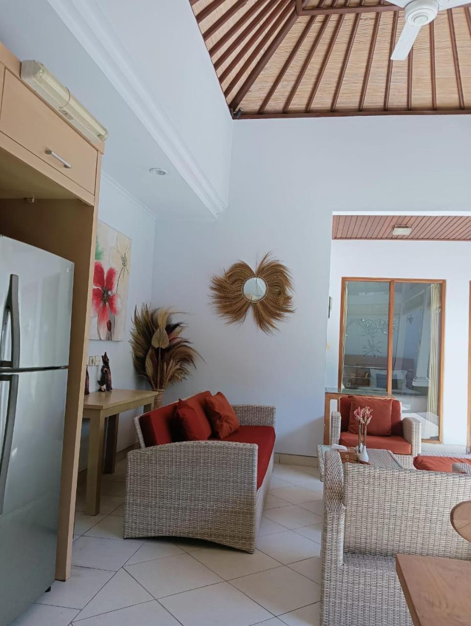 Glisten Up Villa Beach Side Sanur! Exterior photo